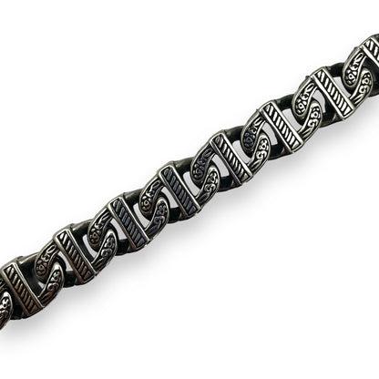 Reversable Skully Bracelet in Surgical Stainless Steel